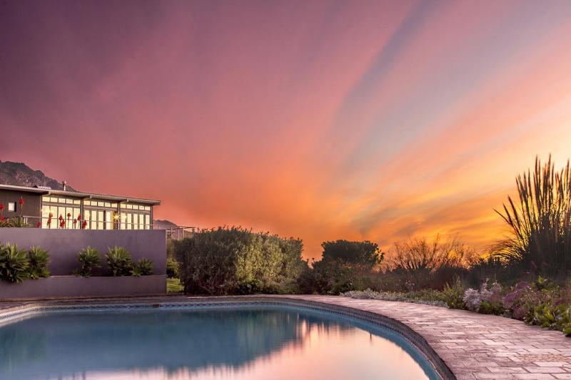 Colourful Manor Guesthouse Cape Town Exterior foto